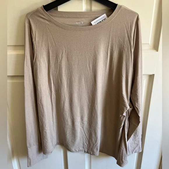 Lot of (2) NWT Old Navy ACTIVE Cloudmotion T’s - Picture 3 of 15